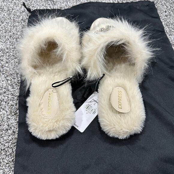 EXPRESS Satin Faux Fur Lined Embellished Rhinestone Sparkling Slippers - MEDIUM - Picture 8 of 9